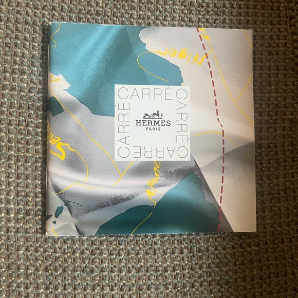 HERMÈS Tie Rare 100% Silk Horse Carriage People Bicycle Chain Red Yellow - Picture 10 of 13